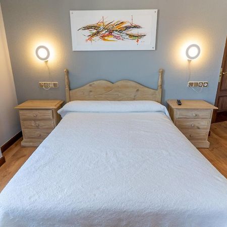 Puente Almuhey Hotel Rio Cea מראה חיצוני תמונה