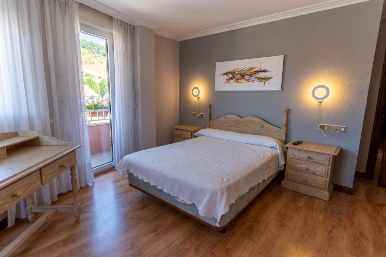 Puente Almuhey Hotel Rio Cea מראה חיצוני תמונה