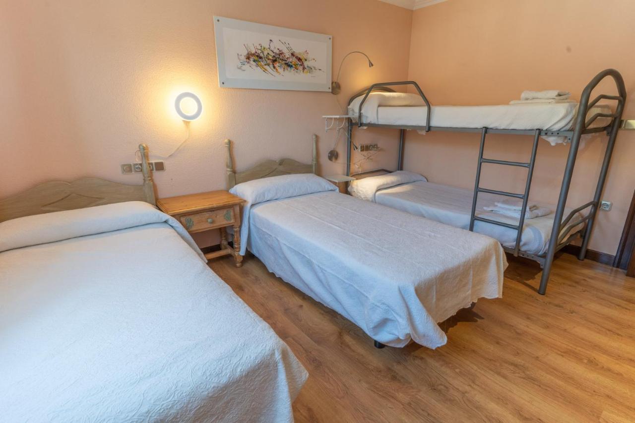 Puente Almuhey Hotel Rio Cea מראה חיצוני תמונה