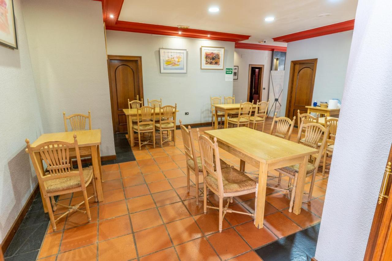 Puente Almuhey Hotel Rio Cea מראה חיצוני תמונה