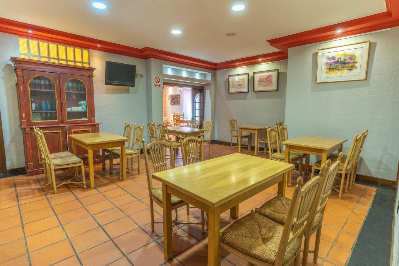 Puente Almuhey Hotel Rio Cea מראה חיצוני תמונה