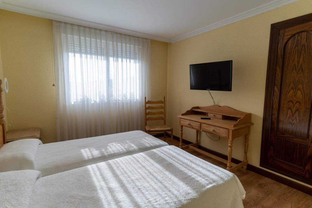 Puente Almuhey Hotel Rio Cea מראה חיצוני תמונה