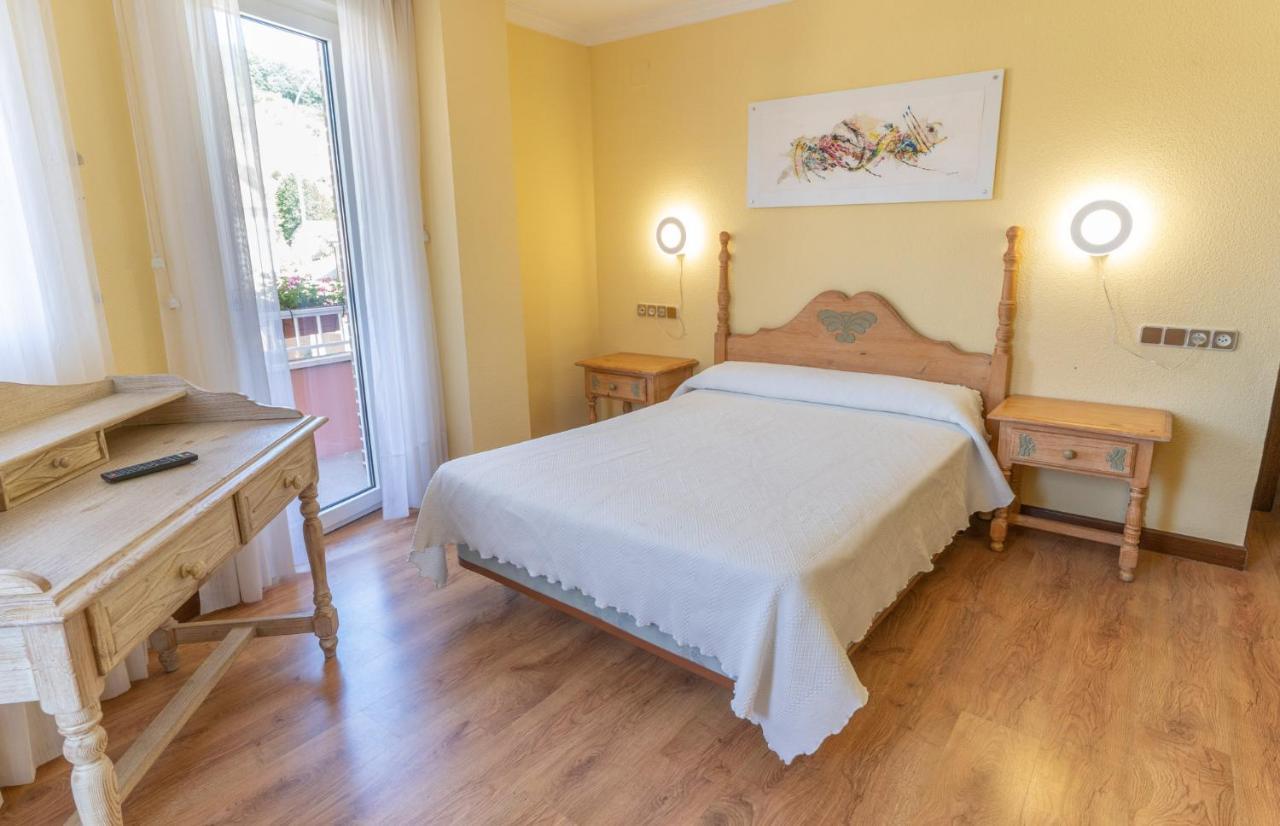 Puente Almuhey Hotel Rio Cea מראה חיצוני תמונה