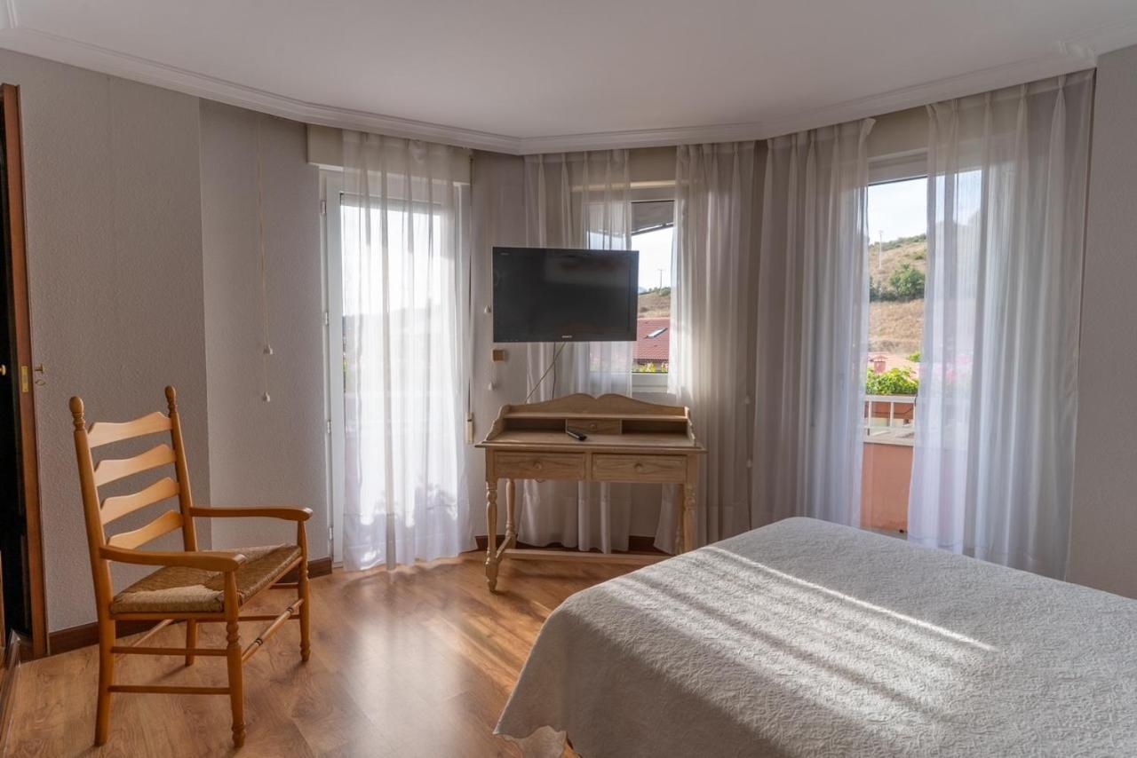 Puente Almuhey Hotel Rio Cea מראה חיצוני תמונה
