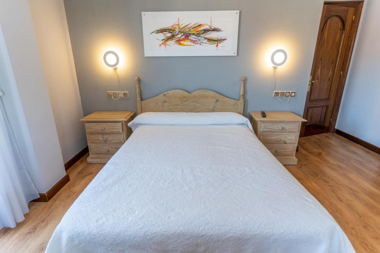 Puente Almuhey Hotel Rio Cea מראה חיצוני תמונה