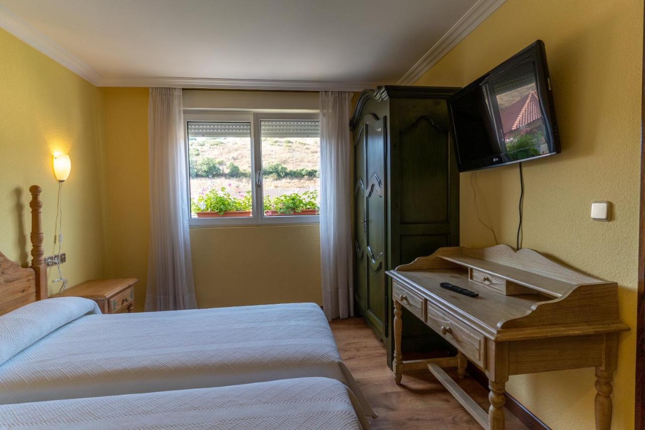 Puente Almuhey Hotel Rio Cea מראה חיצוני תמונה