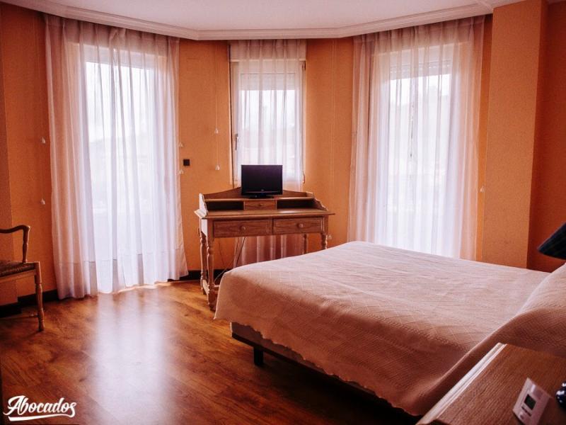 Puente Almuhey Hotel Rio Cea מראה חיצוני תמונה